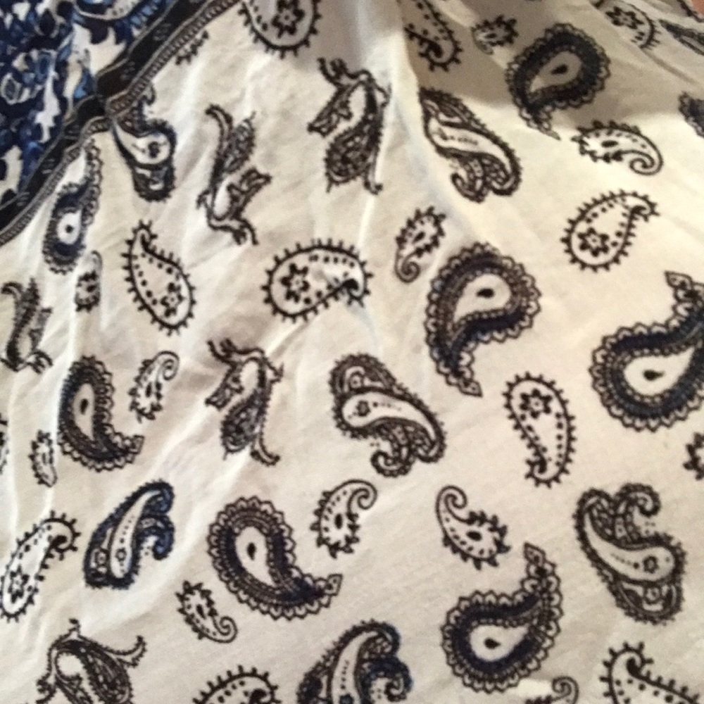 open back blouse - Picture 2 of 2